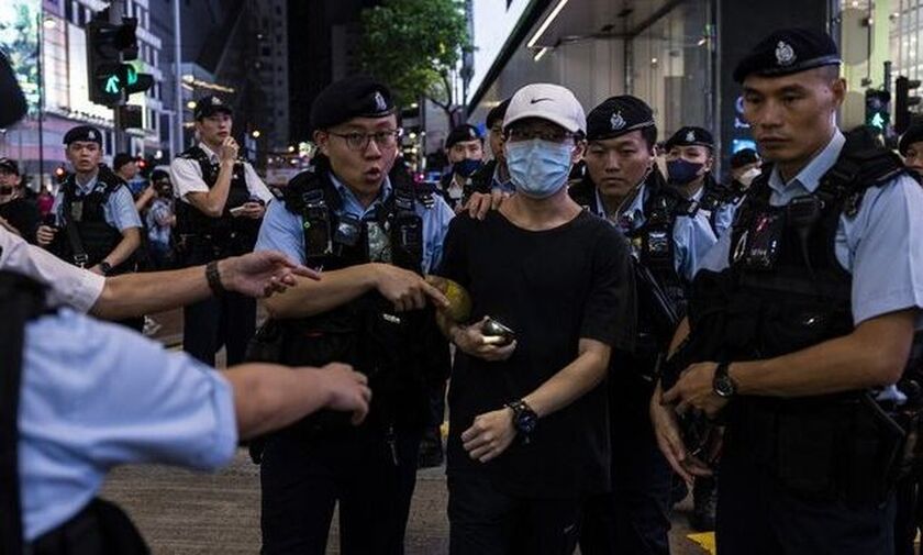 Χονγκ Κονγκ: Συλλήψεις ακτιβιστών στην 34η επέτειο της Τιενανμέν