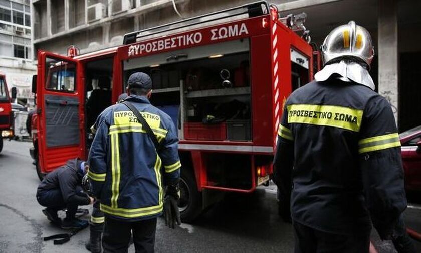 Υπό έλεγχο η πυρκαγιά σε διαμέρισμα στον Πειραιά