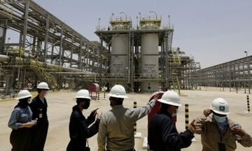 Σαουδική Αραβία: Μειώνει την ημερήσια παραγωγή πετρελαίου - Σε άνοδο οι τιμές