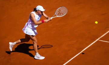 Roland Garros: Η Σβιόντεκ πέρασε στα προημιτελικά μετά την εγκατάλειψη της Τσουρένκο 