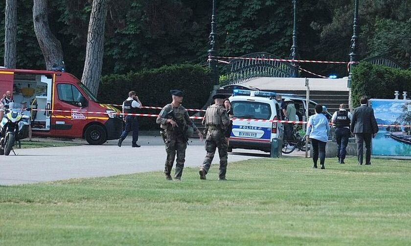 Γαλλία: Άνδρας μαχαίρωσε παιδιά σε πάρκο (vid)