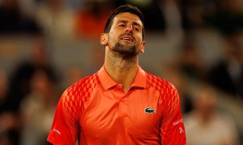 Roland Garros: Πρόβλημα στο χέρι ο Τζόκοβιτς στον ημιτελικό με Αλκαράθ