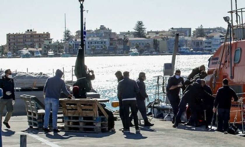 Πύλος: 17 νεκροί μετανάστες σε ναυάγιο - Στους 104 οι διασωθέντες