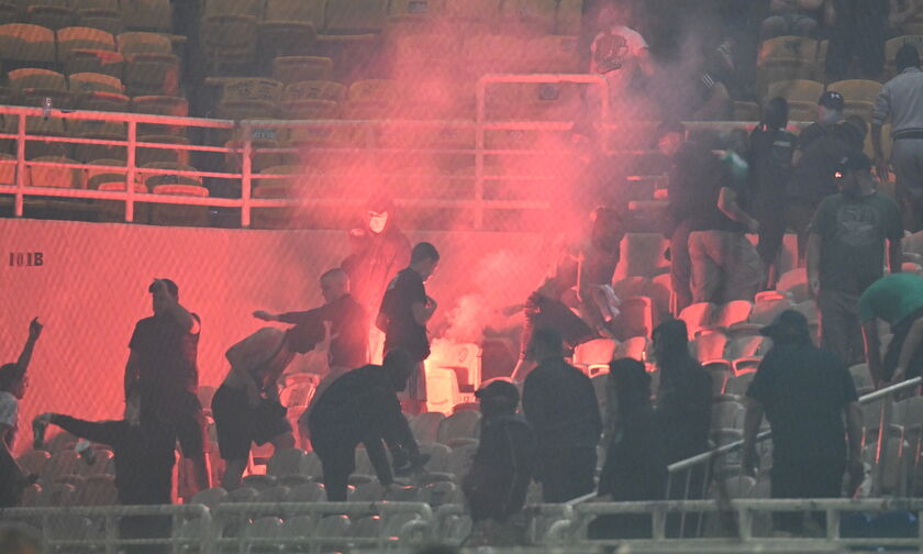 Πάει για οριστική διακοπή ο τελικός, κατήγγειλε επίθεση στη φυσούνα ο Ολυμπιακός