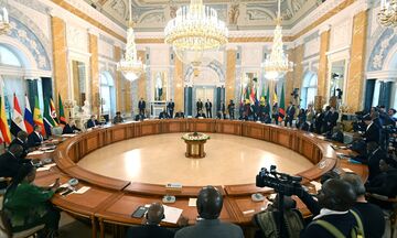 Πούτιν για Αφρικανούς ηγέτες: «Ανοιχτοί σε διάλογο με όσους θέλουν ειρήνη» - «Όχι» από Ζελένσκι