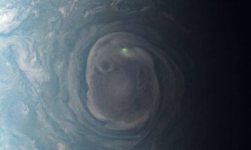NASA: Μυστήρια «αστραπή» στον Δία κατέγραψε το διαστημικό σκάφος Juno