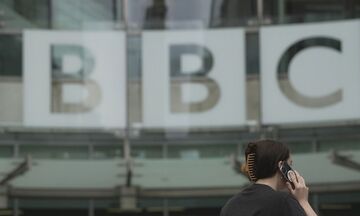 Ποιος είναι ο παρουσιαστής του BBC που εμπλέκεται σε σεξουαλικό σκάνδαλο