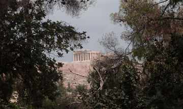 Καύσωνας «Κλέων»: Τουρίστρια κατέρρευσε στην Ακρόπολη - Επενέβησαν διασώστες του ΕΚΑΒ