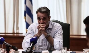 Φωτιά στη Ρόδο: Στο κέντρο επιχειρήσεων της Πολιτικής Προστασίας ο Κυριάκος Μητσοτάκης