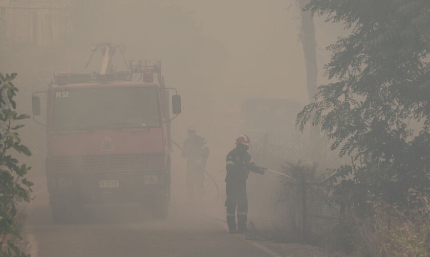 Φωτιά στην Κέρκυρα: Εκκενώνεται ο οικισμός Ημερολιά – Μήνυμα του 112