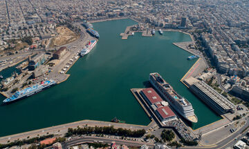 Λιμάνι Πειραιά: Πρωτιά στη Μεσόγειο με «νίκη» επί της Βαλένθια!