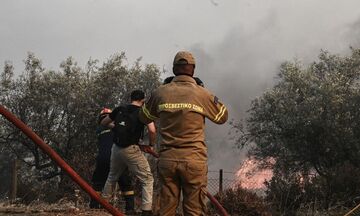 Υψηλός κίνδυνος πυρκαγιάς σε πάνω από 20 περιοχές την Παρασκευή