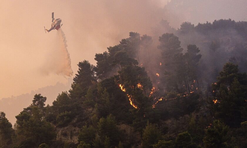 Πυρκαγιές: Υψηλός κίνδυνος σε Κύθηρα και Σαλαμίνα – Απαγόρευση κυκλοφορίας στα νησιά