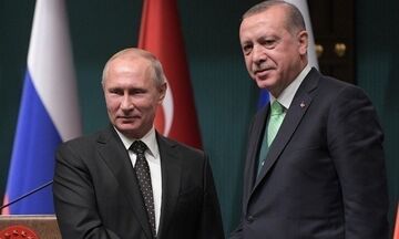 Ο Ερντογάν στη Ρωσία για να πείσει τον Πούτιν για επιστροφή στη συμφωνία με την Ουκρανία 