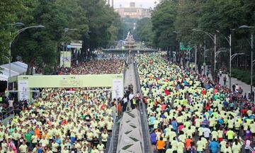 Μαραθώνιος της Πόλης του Μεξικού: Τερμάτισαν 11.000 δρομείς χάρη στα ...Μέσα Συγκοινωνίας! 