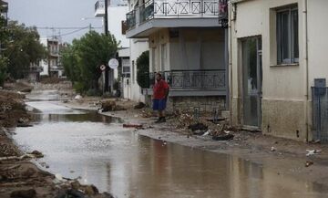 Κακοκαιρία Daniel: Απαγόρευση κυκλοφορίας στη Λαμία - Το μήνυμα του 112