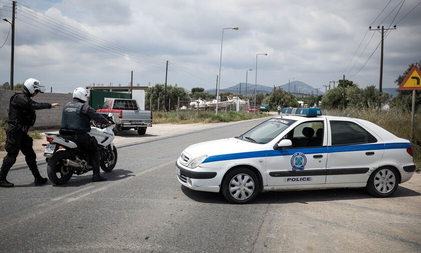 Διακοπή κυκλοφορίας στη λεωφόρο Μαρκοπούλου-Ωρωπού λόγω πυρκαγιάς