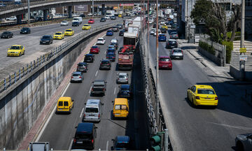 Κυκλοφοριακό κομφούζιο στο κέντρο της Αθήνας λόγω της πανελλαδικής απεργίας (vid)