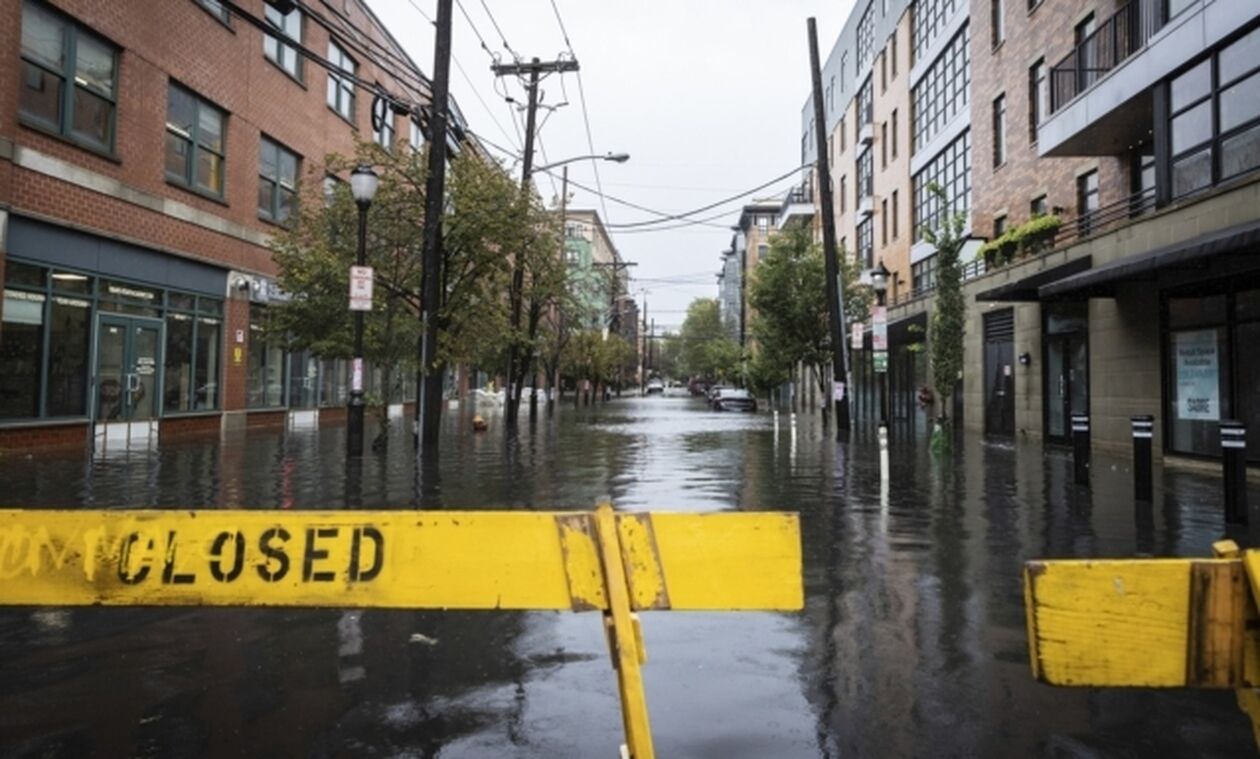 Σε κατάσταση έκτακτης ανάγκης η Νέα Υόρκη – Ολόκληρες περιοχές κάτω από το νερό