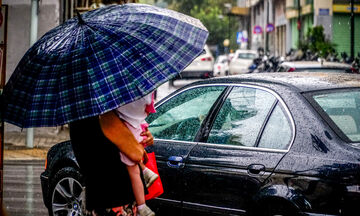 Καιρός: Λίγες νεφώσεις και τοπικές βροχές