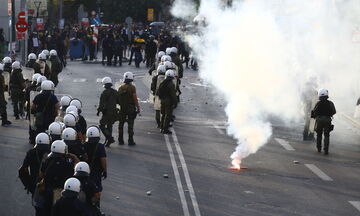 ΑΕΚ - Άγιαξ: Ένταση και χημικά από την αστυνομία στην OPAP Arena