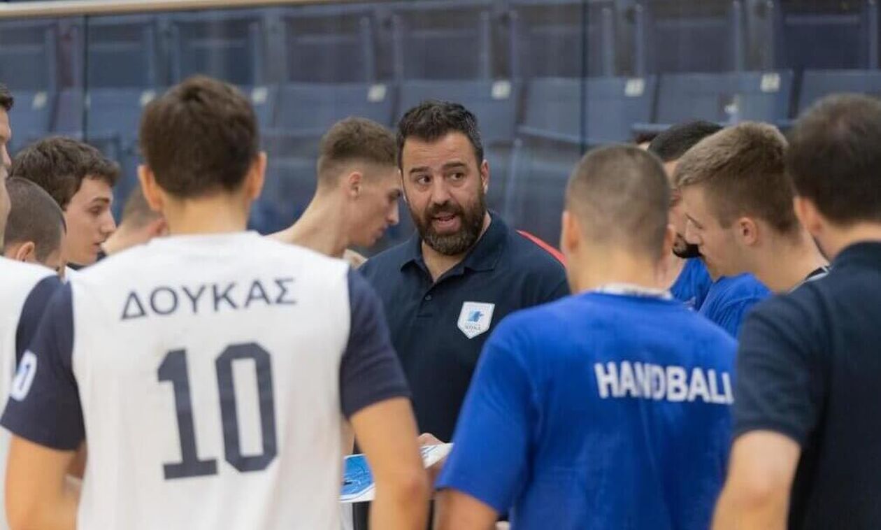 Ηandball Premier: Koρυφή ο Δούκας με γκολ στο τελευταίο δευτερόλεπτο, πρώτη νίκη για ΠΑΟΚ