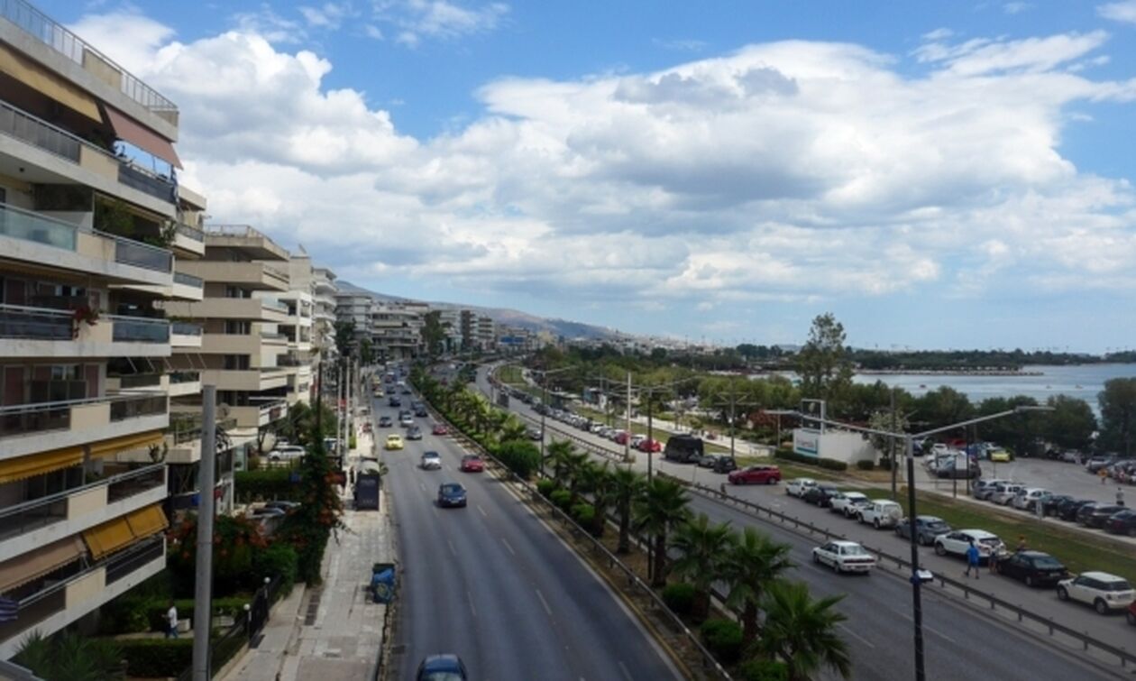 Καραμπόλα τεσσάρων αυτοκινήτων στη Λεωφόρο Ποσειδώνος