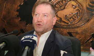 Νταβέλης: «Αν παραιτηθεί ο Δερμιτζάκης, θα παραιτηθώ κι εγώ από πρόεδρος της ΑΕΛ»