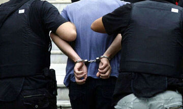 Εντόπισαν μεγάλη ποσότητα κοκαΐνης σε κοντέινερ στον Πειραιά - Τρεις συλλήψεις