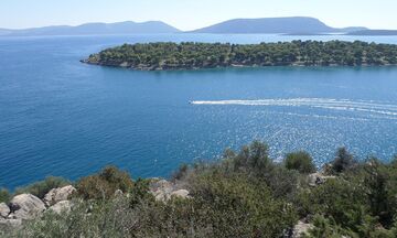 Ερμιόνη, ξακουστή για τα ρόδια και τις γαρίδες, γενέτειρα της Μαριάνας Βαρδινογιάννη