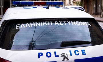 Σάμος: Εξαρθρώθηκε συμμορία που διακινούσε πλαστά δελτία ασύλου