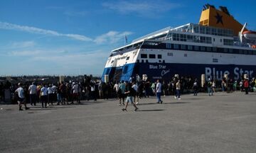 Ρόδος: Νέα συγκέντρωση μεταναστών σε πλοίο - Συνελήφθησαν δύο άτομα