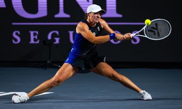 WTA Finals: Πέρασε στον τελικό η Σφιόντεκ (highlights) 