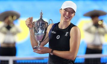 WTA Finals: Σόου, τίτλος και Νο1 για την τρομακτική Σφιόντεκ (vids)