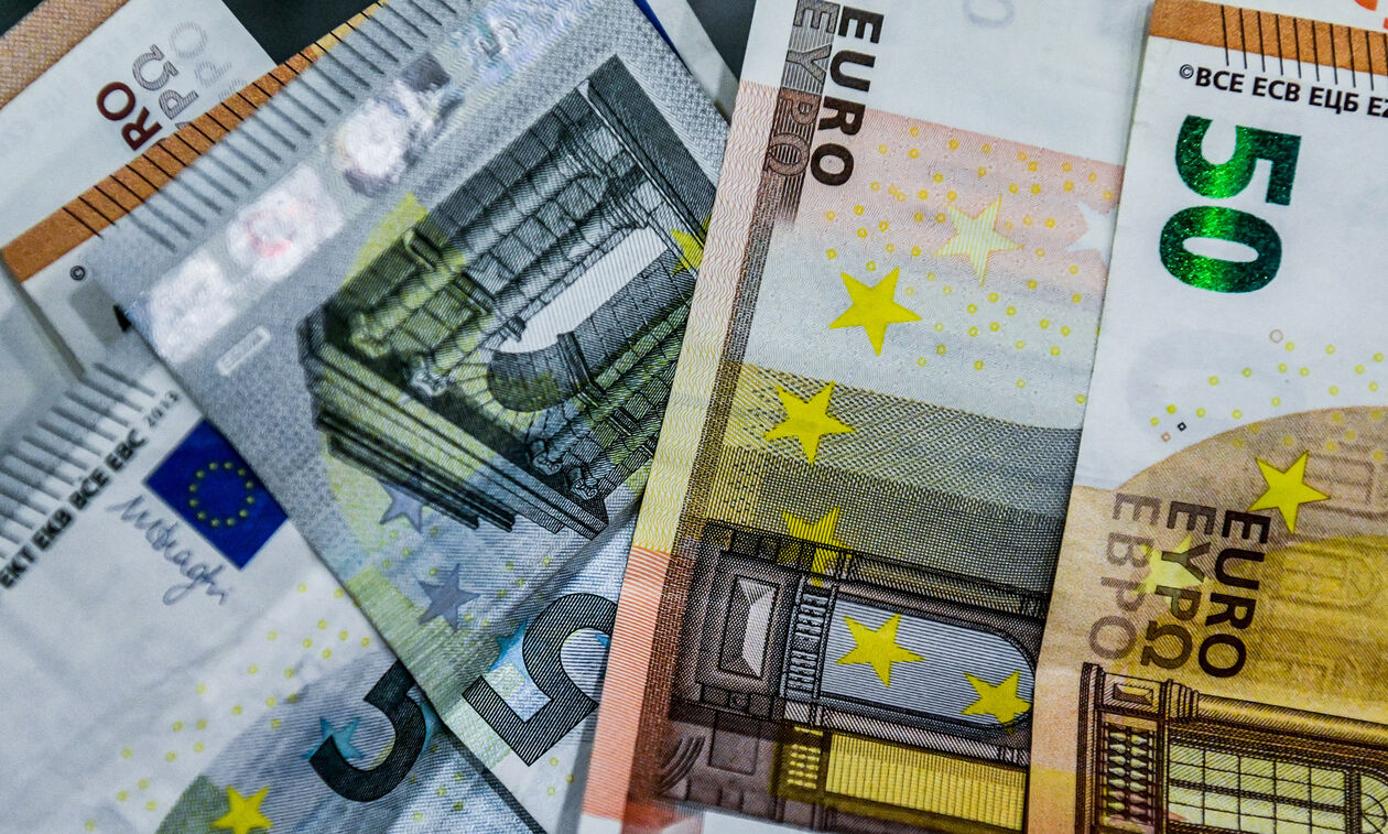 Προϋπολογισμός: Συνολικό «πακέτο» 2 δισ. ευρώ για ενισχύσεις εργαζομένων, συνταξιούχων και ευάλωτων 