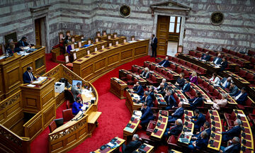 Τέμπη: «Οχι» στις προτάσεις ΠΑΣΟΚ - ΣΥΡΙΖΑ για προανακριτική επιτροπή