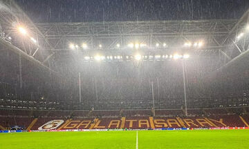 Γαλατασαράι - Μάντσεστερ Γιουνάιτεντ: Στον αέρα το ματς λόγω βροχής στην Κωνσταντινούπολη (vid)