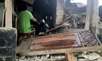 Σεισμός στις Φιλιππίνες: Οι κάτοικοι επιστρέφουν στα σπίτια τους μετά τα 7,4 Ρίχτερ – Μία νεκρή