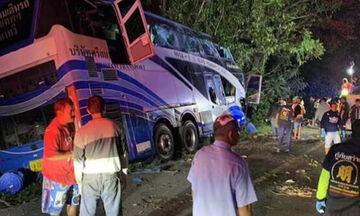 Ταϊλάνδη: Λεωφορείο έπεσε σε δέντρο - 14 νεκροί