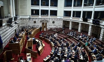 Μάχη στη Βουλή για τον προϋπολογισμό