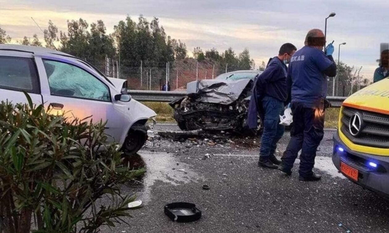 Σοκαριστικό τροχαίο με δύο νεκρούς στη Λεωφόρο Σπάτων-Αρτέμιδος