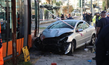 Παλαιό Φάληρο: Ένας νεκρός από τη σύγκρουση αυτοκινήτου με τραμ