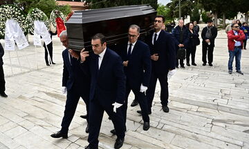Γιώργος Μιχαλακόπουλος: Θλίψη στην κηδεία του ηθοποιού και σκηνοθέτη