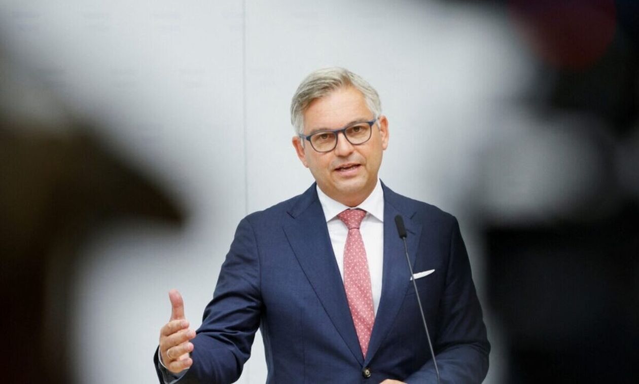 Αυστρία: Πήραν το δίπλωμα του υπουργού Οικονομικών για υπέρβαση ορίου ταχύτητας