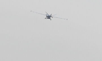 Ιράν: Επίδειξη δύναμης με επιθέσεις από επανδρωμένα αεροσκάφη και drone