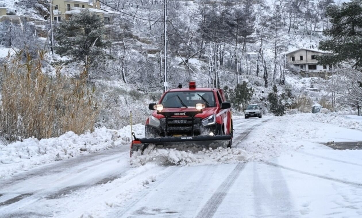 Κακοκαιρία Avgi: 17 κλήσεις για απεγκλωβισμούς οδηγών σε Πάρνηθα και Φυλή