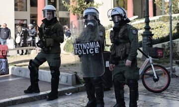 Θεσσαλονίκη: Επέμβαση των ΜΑΤ στην κατάληψη της Πρυτανείας του ΑΠΘ (vid)