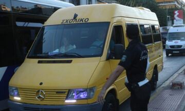 Πειραιάς: Σύγκρουση σχολικού λεωφορείου με ΙΧ