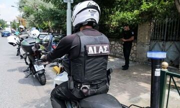 Ασπρόπυργος: Αστυνομικός ταμπουρώθηκε στο σπίτι του