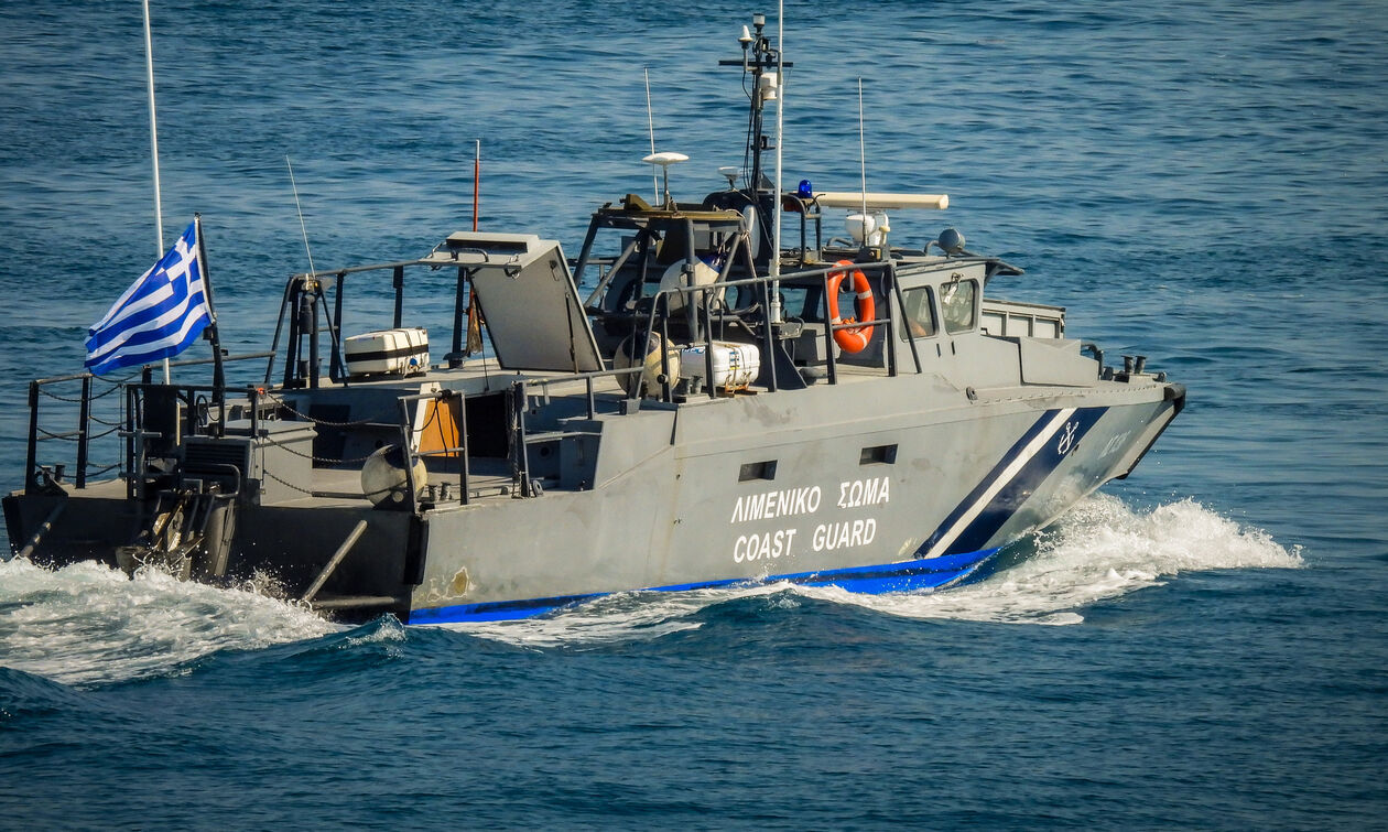Κρήτη: Επιχείρηση διάσωσης 85 μεταναστών που επέβαιναν σε ακυβέρνητο σκάφος 